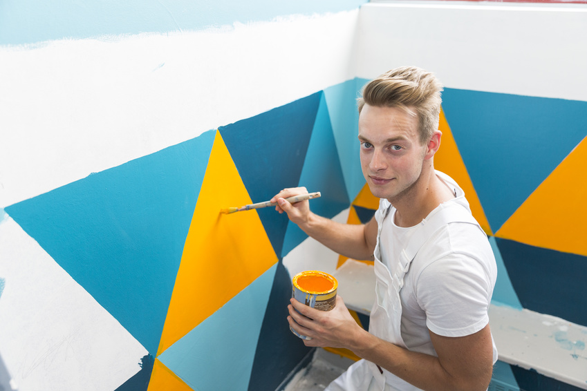 young-apprentice-painter-in-professional-training_s.jpg